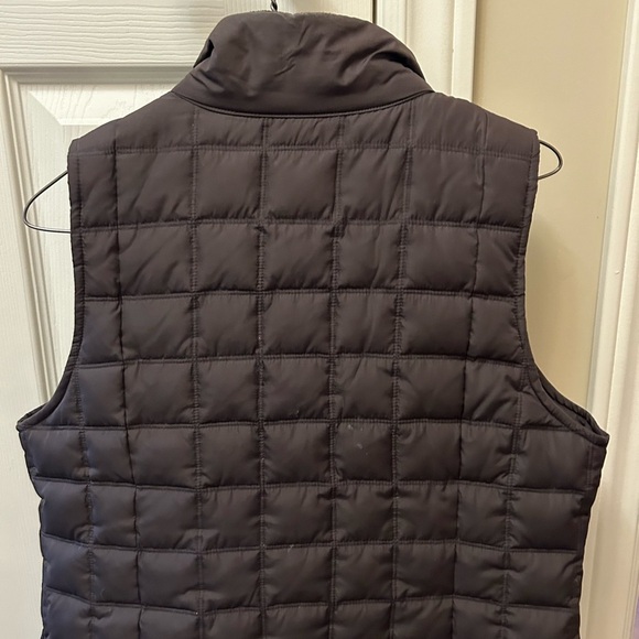 Kenneth Cole women’s puffy vest - Picture 2 of 3